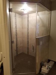 corner shower 1