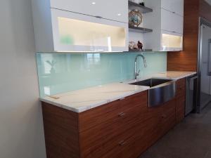 glass backsplash